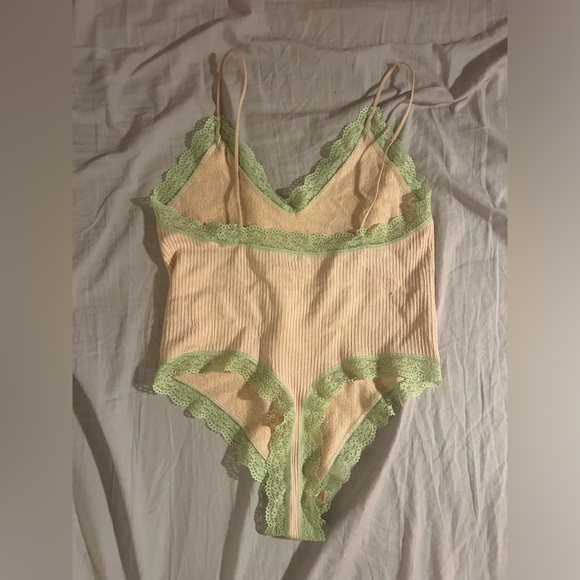 Urban outfitters green and pink body suit - Picture 3 of 3
